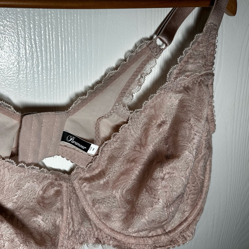 💰3 for $30 💰 Paramour 42DD Unlined Lace Bra - Picture 2 of 6